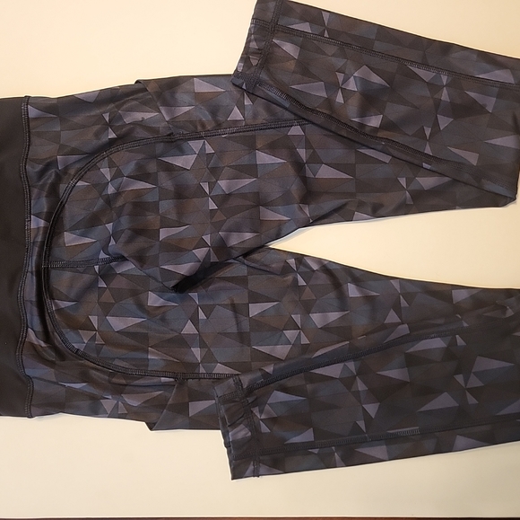 Lululemone athletic geometric leggings - Picture 4 of 6